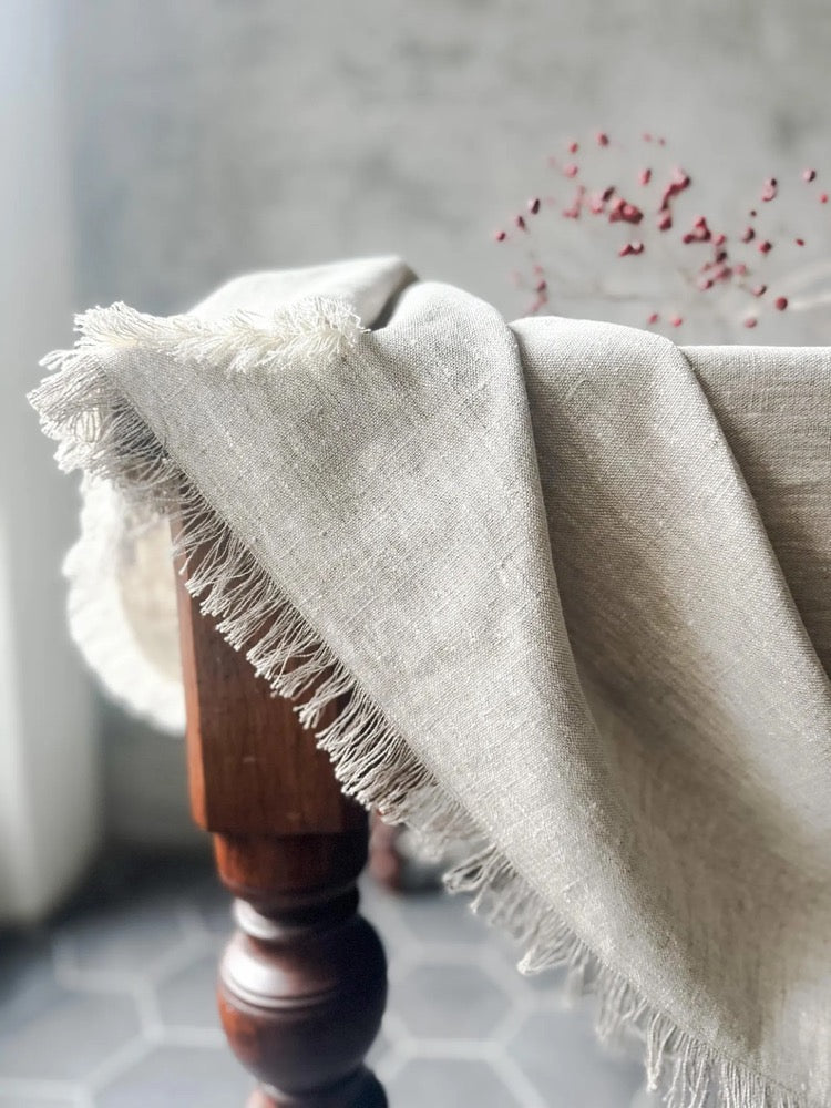 Raw edge linen tablecloth in gray melange with fringes/stylish heavyweight linen tablecloth/linen farm style tablecloth/free shipping