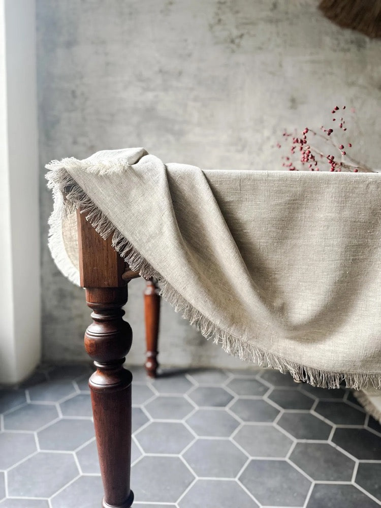 Raw edge linen tablecloth in gray melange with fringes/stylish heavyweight linen tablecloth/linen farm style tablecloth/free shipping